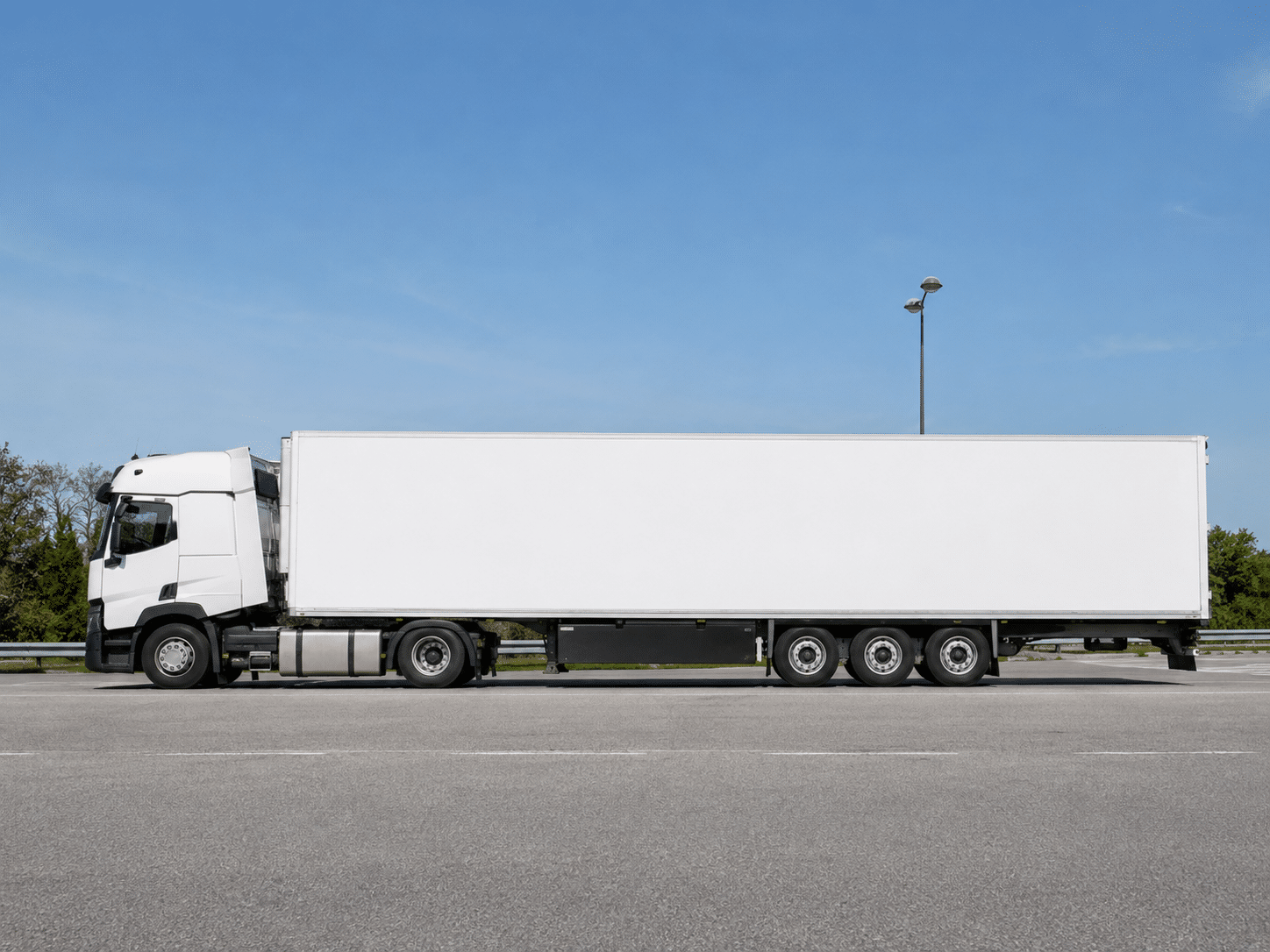 Convoyage semi-remorque 44 tonnes profil complet - Expertise Convoyage